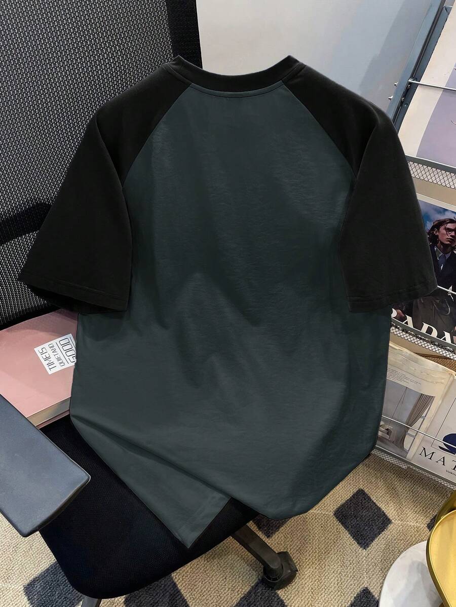 Chemise à col rond manches raglan avec imprimé graphique tendance