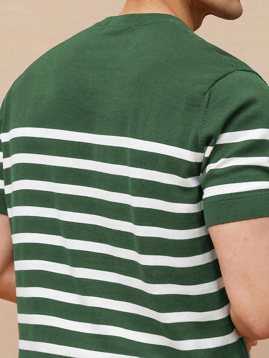 Chemise décontractée à rayures et col ras du cou - Mode masculine au quotidien