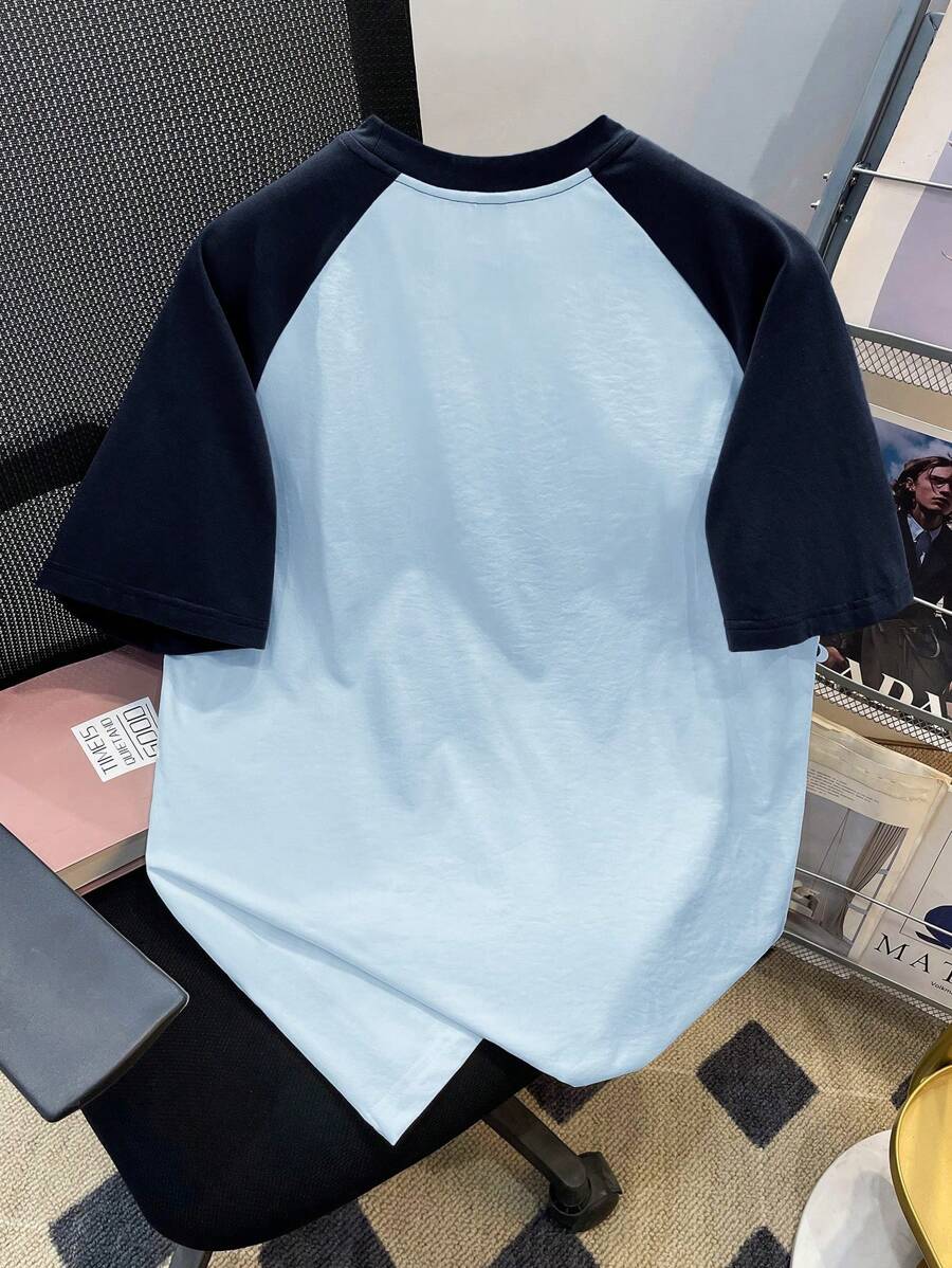 Chemise à col rond manches raglan avec imprimé graphique tendance