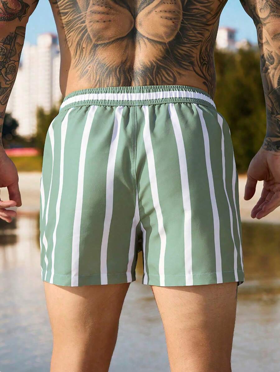 Short court rayé avec cordon de serrage et taille élastique pour homme