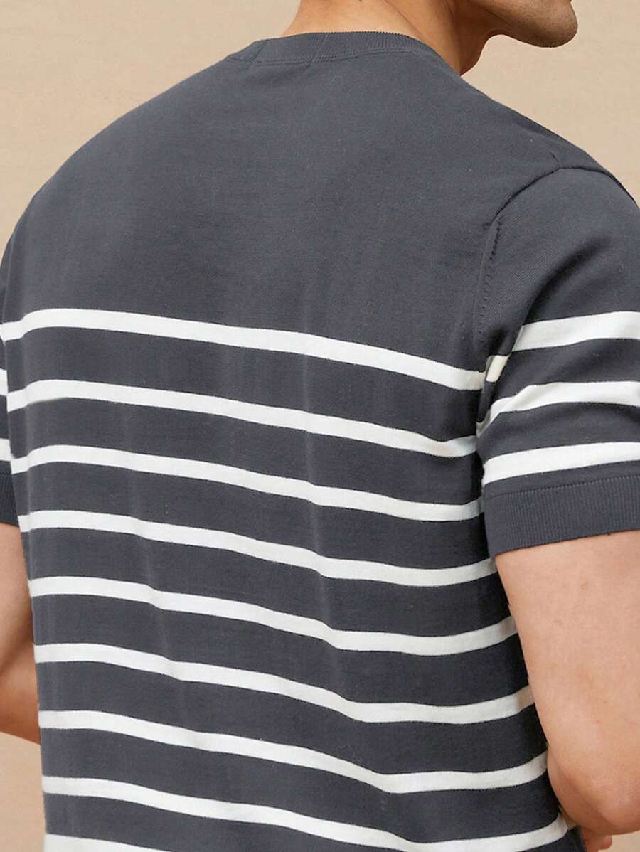 Chemise décontractée à rayures et col ras du cou - Mode masculine au quotidien