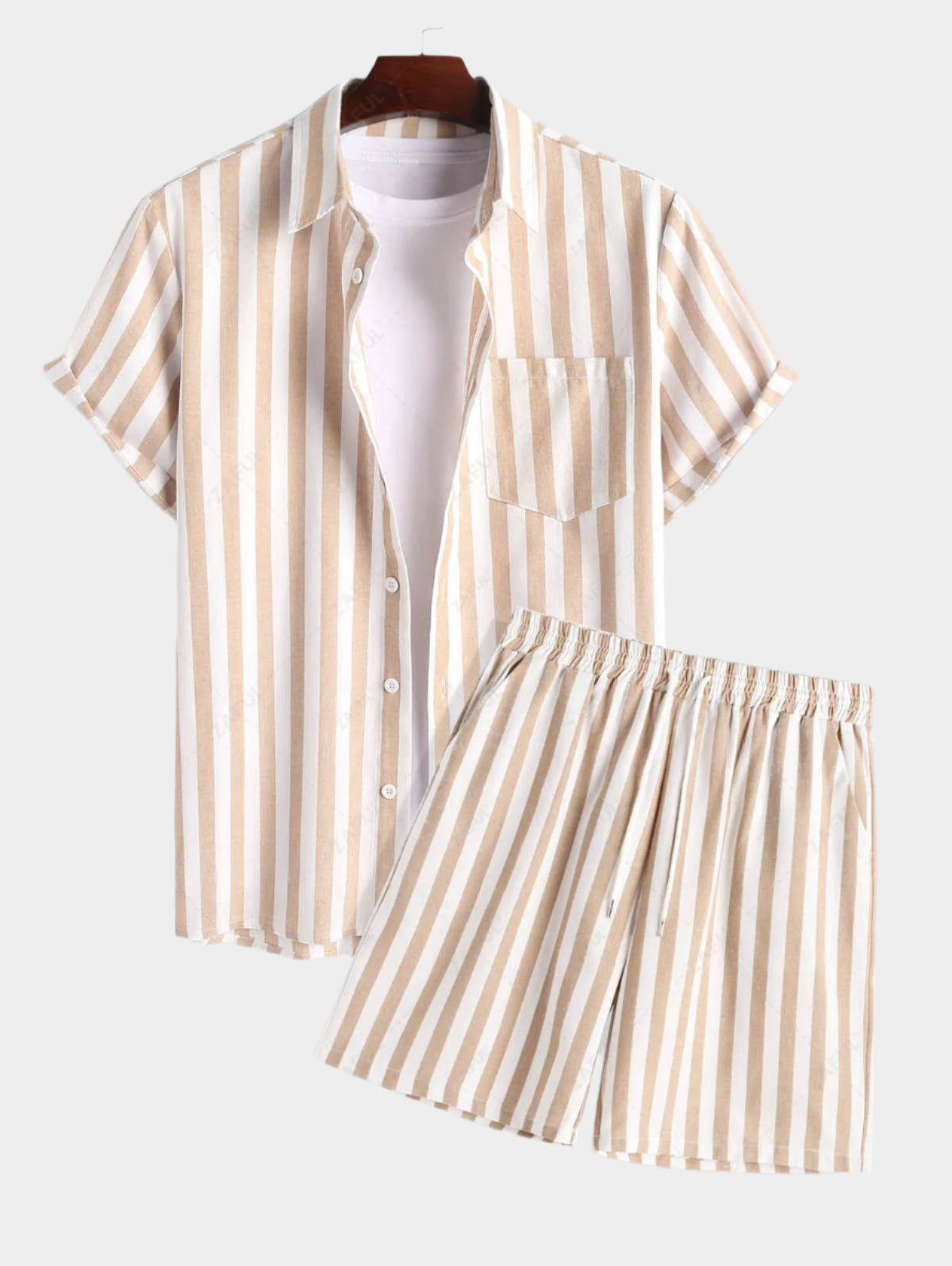 Chemise et short à rayures verticales deux ensembles pour un style estival quotidien