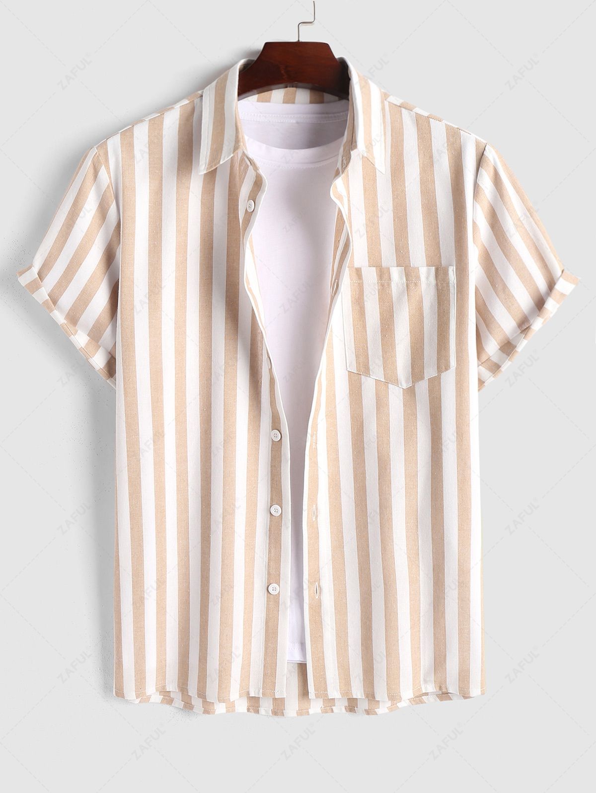 Chemise et short à rayures verticales deux ensembles pour un style estival quotidien