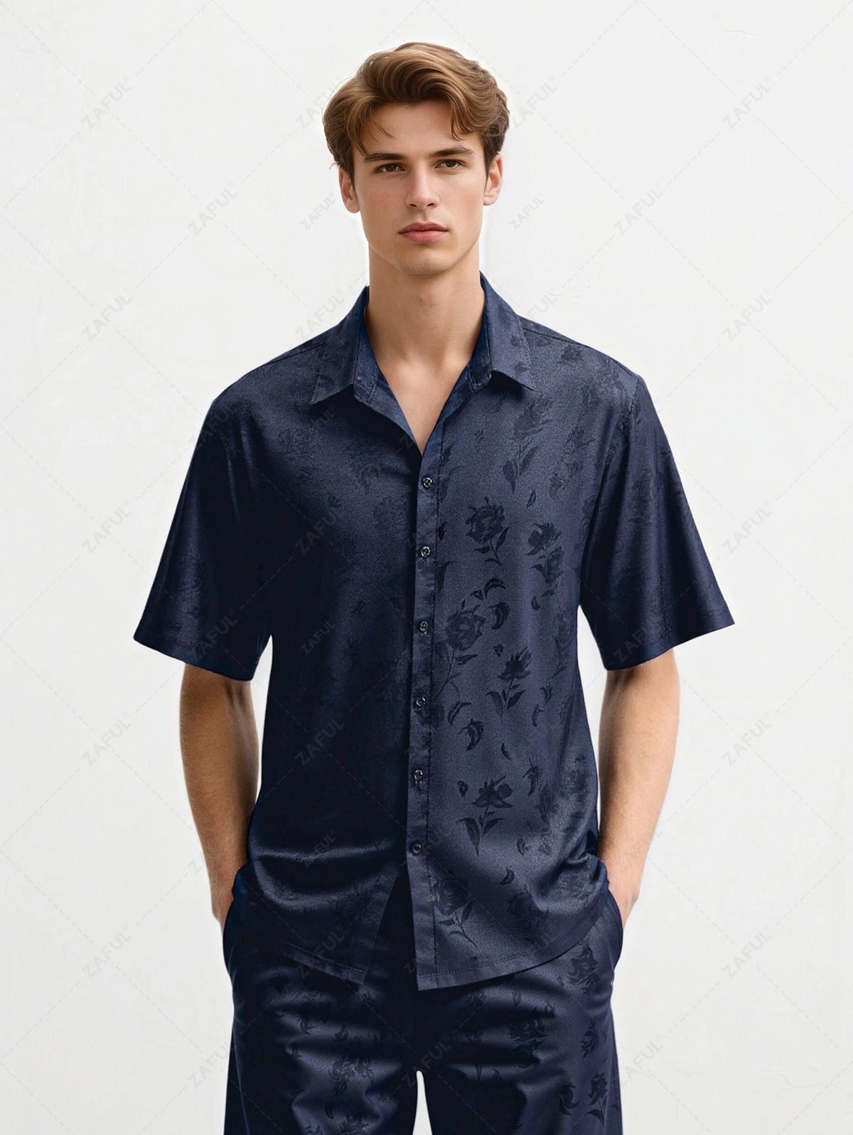 Chemise et short en satin jacquard fleuri deux ensembles pour un look estival tendance