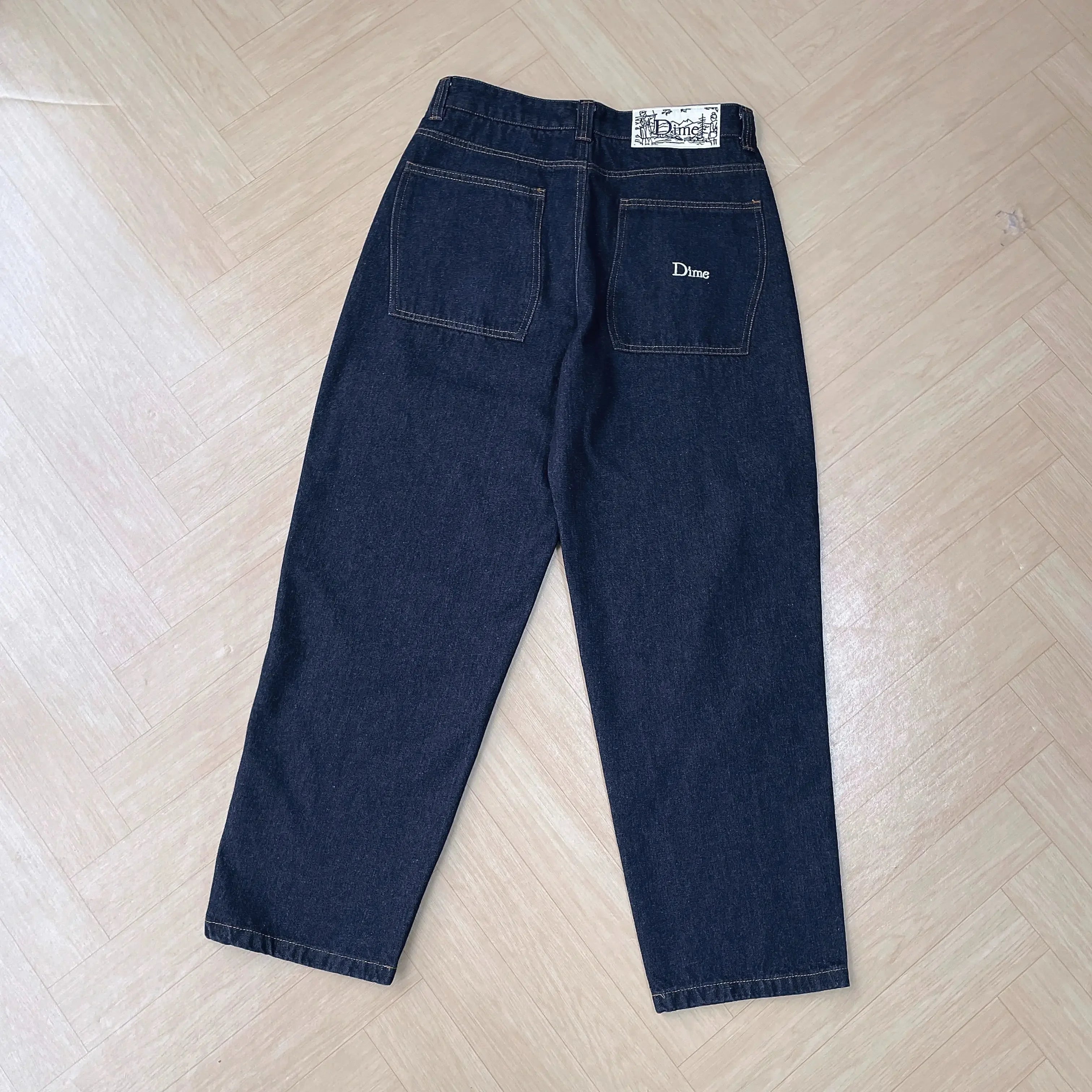 Pantalon ample brodé Dime pour homme – Denim large des années