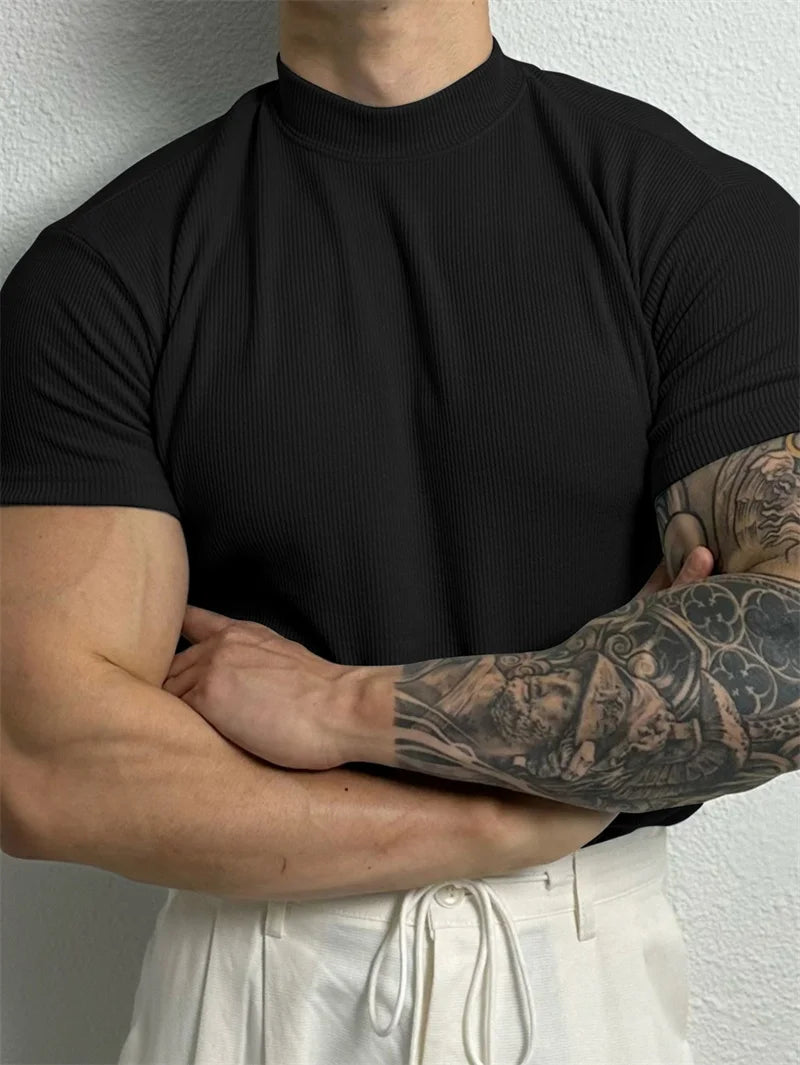 T-shirt de sport décontracté à manches courtes et col montant pour homme