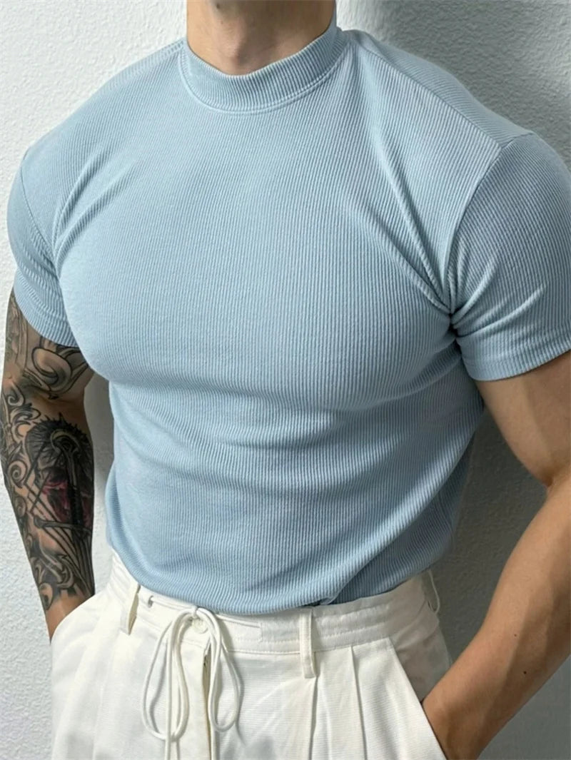 T-shirt de sport décontracté à manches courtes et col montant pour homme