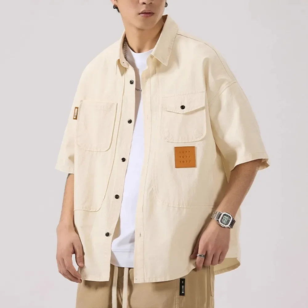 Chemise boutonnée décontractée à manches courtes de style vintage pour hommes