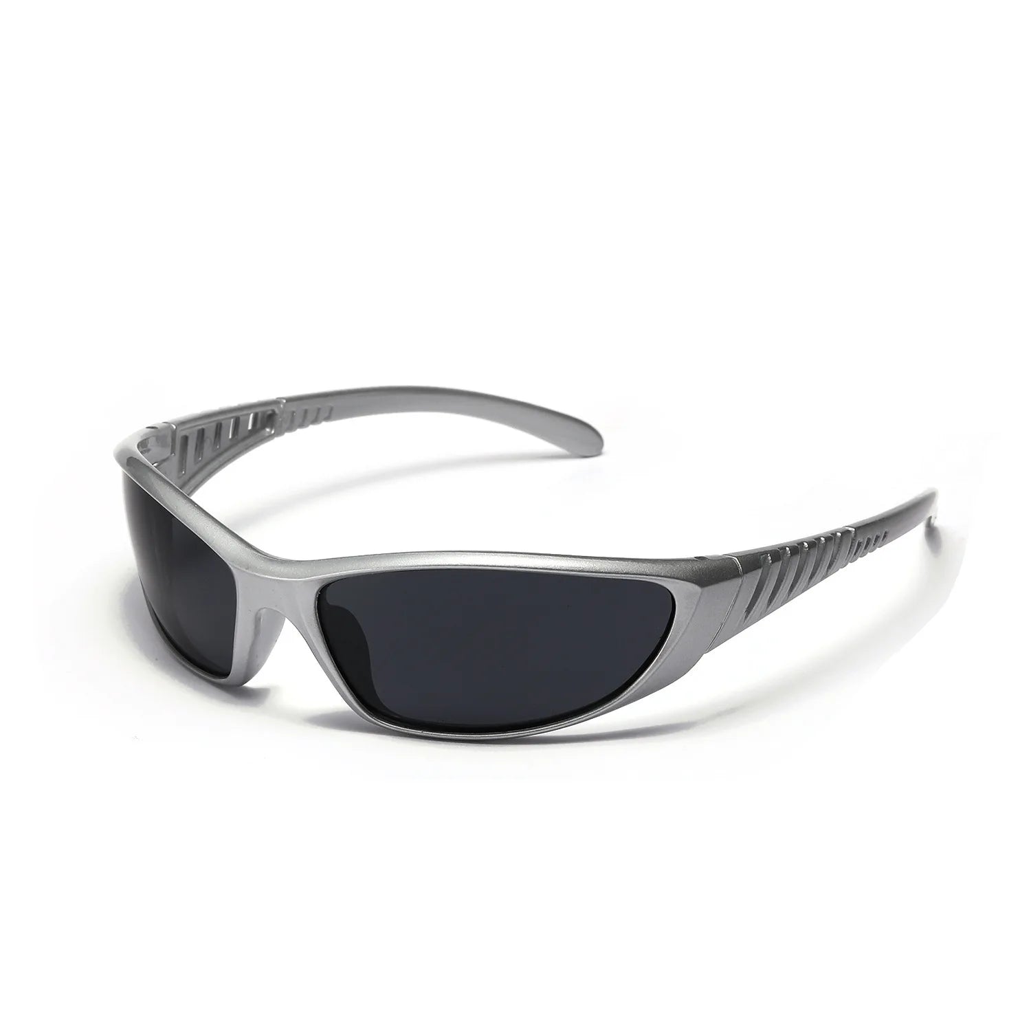 Lunettes de soleil futuristes enveloppantes et techniques avec design creux