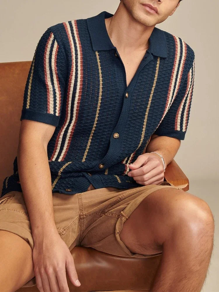 Chemise à manches courtes en tricot rayé au crochet avec col à revers