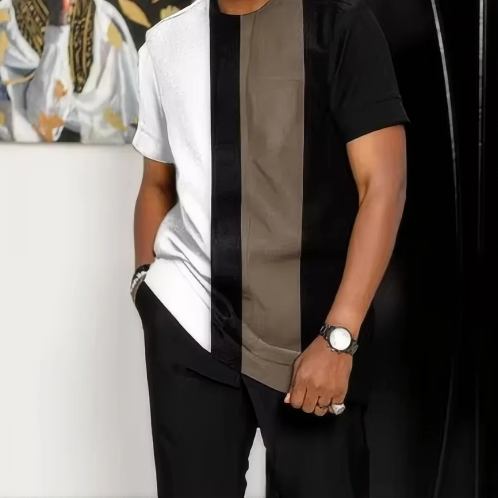 Deux ensembles chemise et pantalon à imprimé géométrique pour homme
