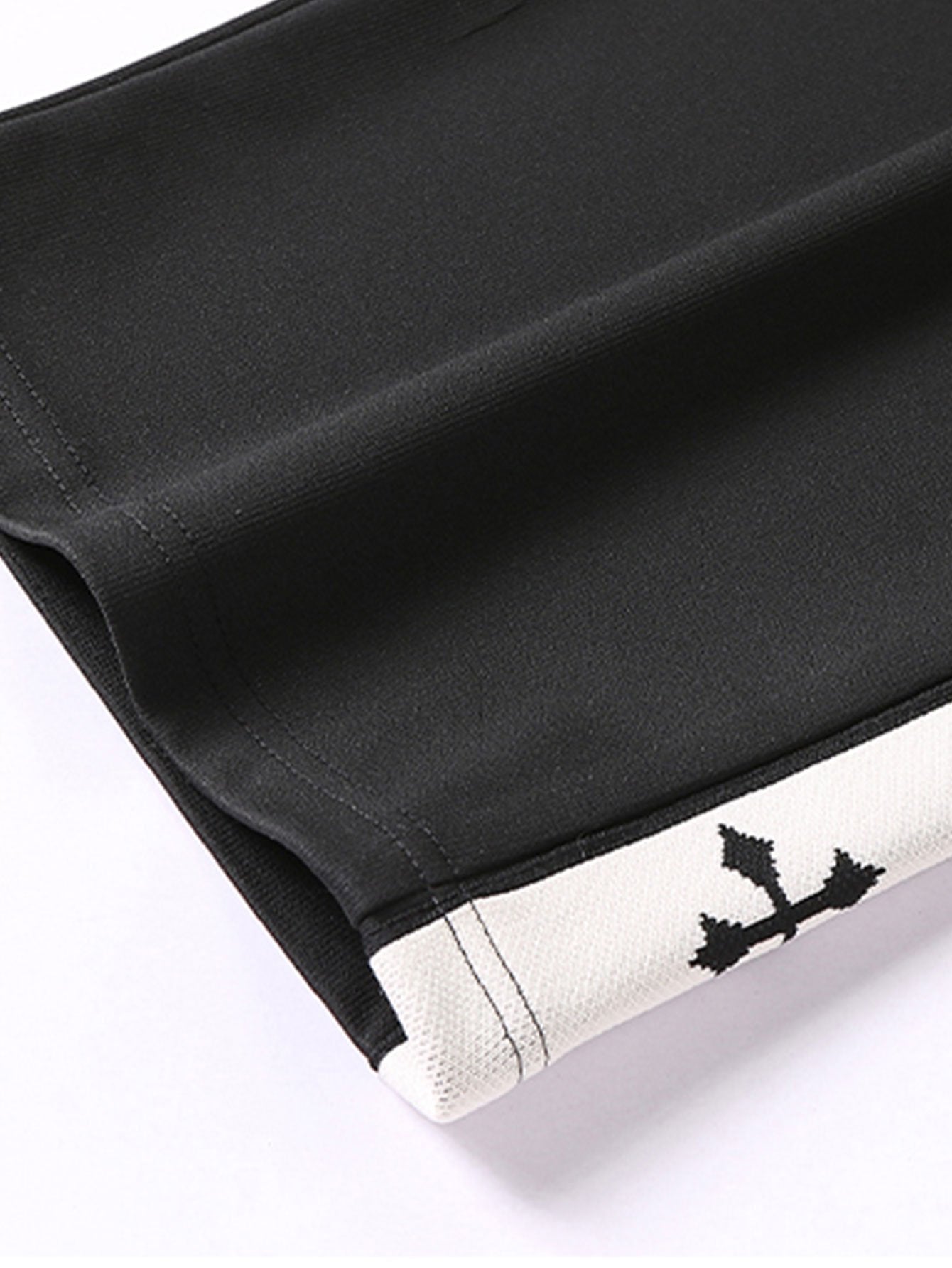 Pantalon coupe droite à rayures croisées et coupe décontractée