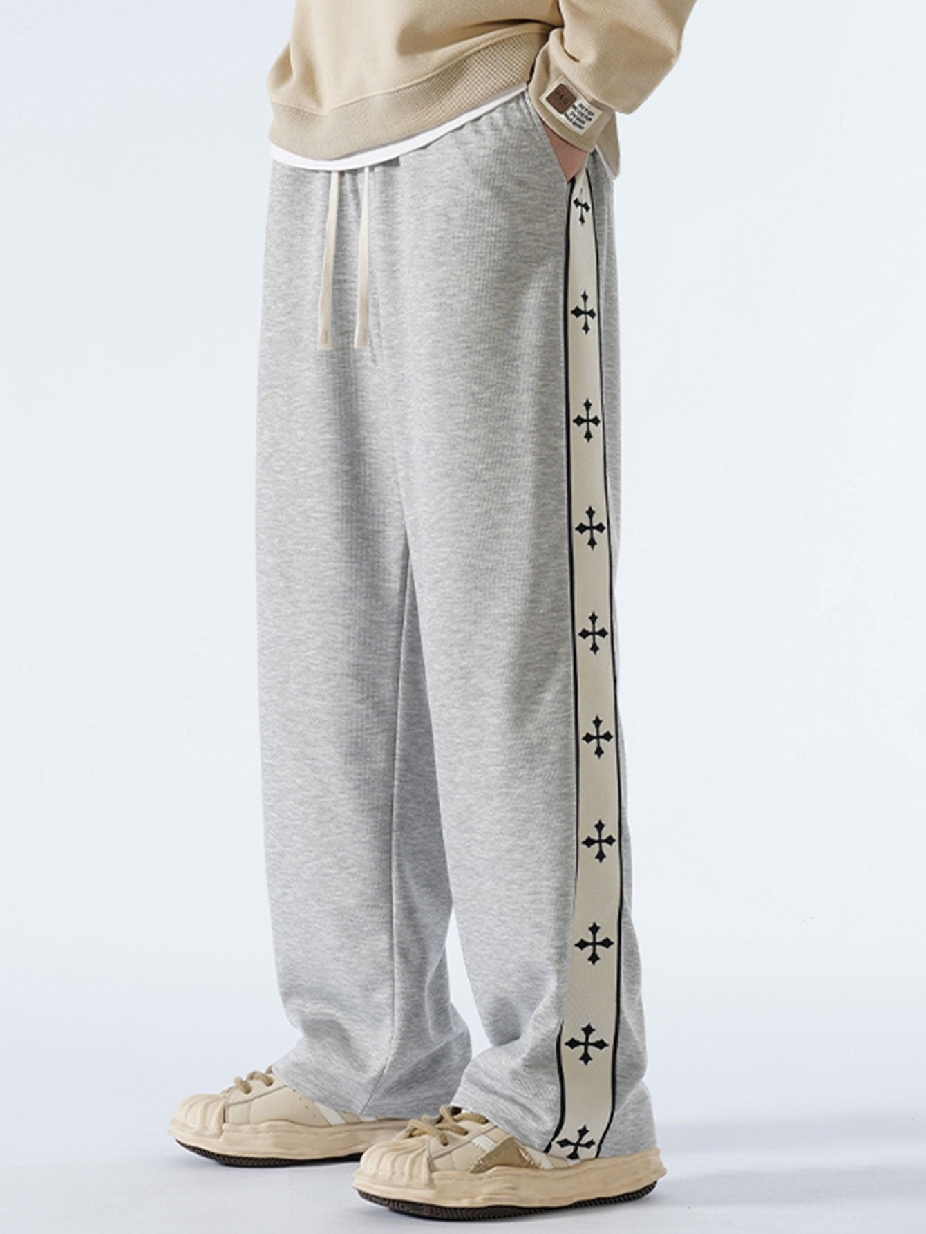 Pantalon coupe droite à rayures croisées et coupe décontractée